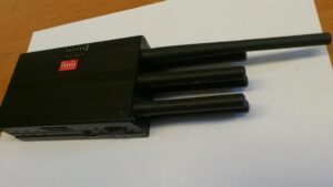 na rynku dostępne są zagłuszarki GPS dezaktywujące lokalizatory